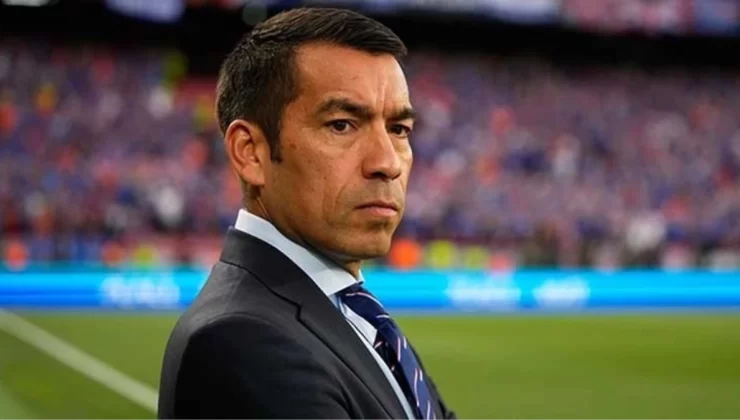 Beşiktaş’ın yeni teknik direktörü Giovanni van Bronckhorst oldu