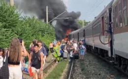 Slovakya’da otobüsle yolcu treni çarpıştı: 5 ölü