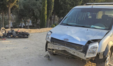 İzmir’de hafif ticari araç ile motosiklet çarpıştı: 1 ölü