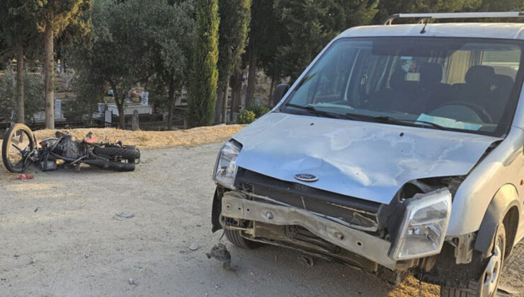 İzmir’de hafif ticari araç ile motosiklet çarpıştı: 1 ölü