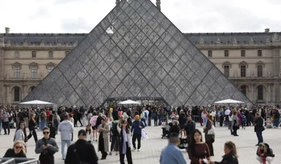 Olay iddia: Louvre Müzesi’ndeki değerli mücevherler Fransa Merkez Bankası’na taşındı