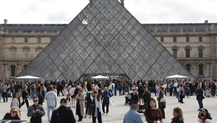 Olay iddia: Louvre Müzesi’ndeki değerli mücevherler Fransa Merkez Bankası’na taşındı
