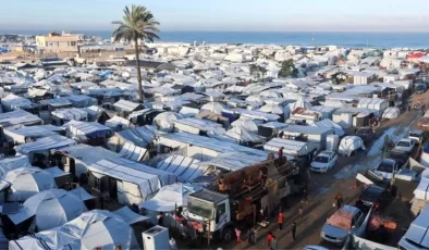 İsrail uçakları Han Yunus’taki çadırları vurdu: Ölü ve yaralılar var